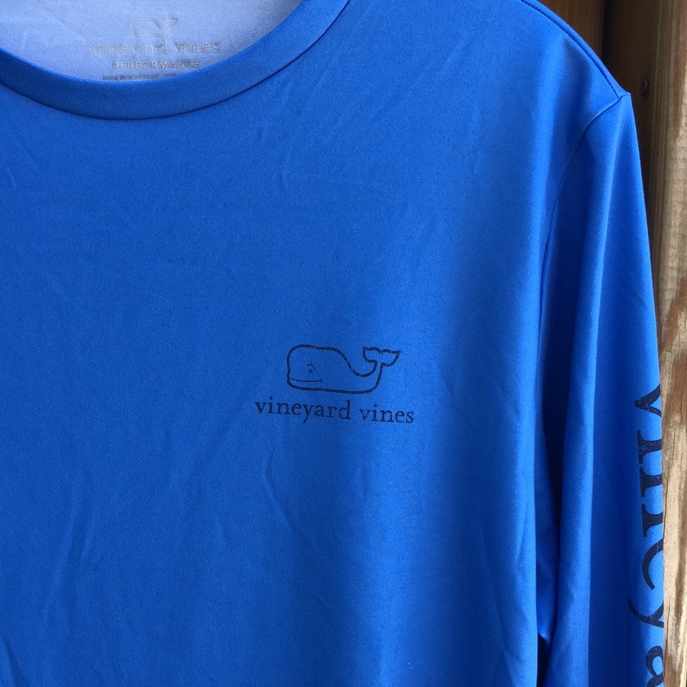 Like new! - VINEYARD VINES Performance Long Sleeve Whale Shirt - Picture 2 of 8
